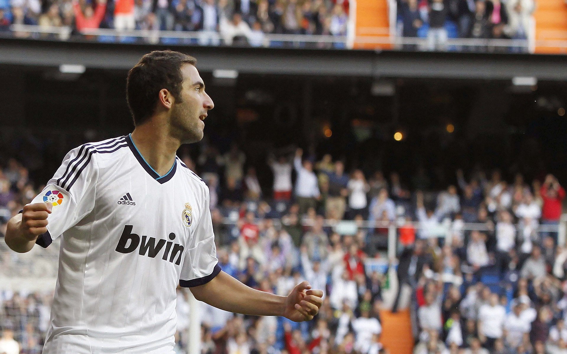 TheShy遭遇十五连败，巴塞罗那教练面临压力！